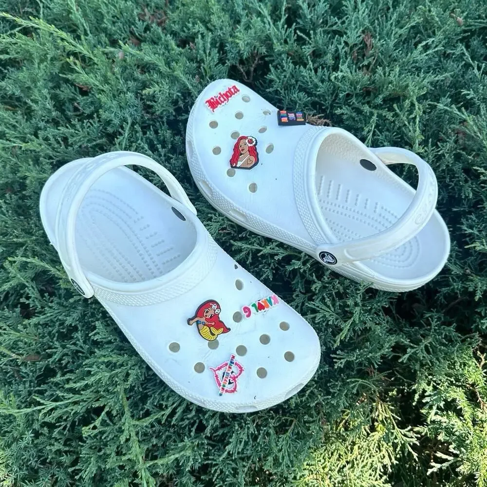 Crocs Unisex‎ Adult Classic Clogs With Charms Size M6 W8 White
